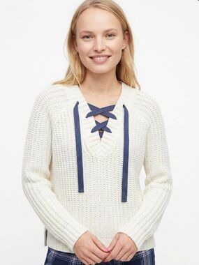 44 Aerie Cream Knit Lace-Up Sweater | Size M | Cozy Coastal Vibes